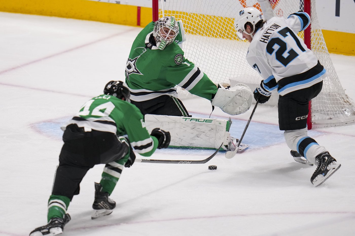 Cooley has goal and assist, Utah gets 4 power-play scores in 5-3 win over Stars | iNFOnews.ca Cooley has goal and assist, Utah gets 4 power-play scores in 5-3 win over Stars | iNFOnews.ca