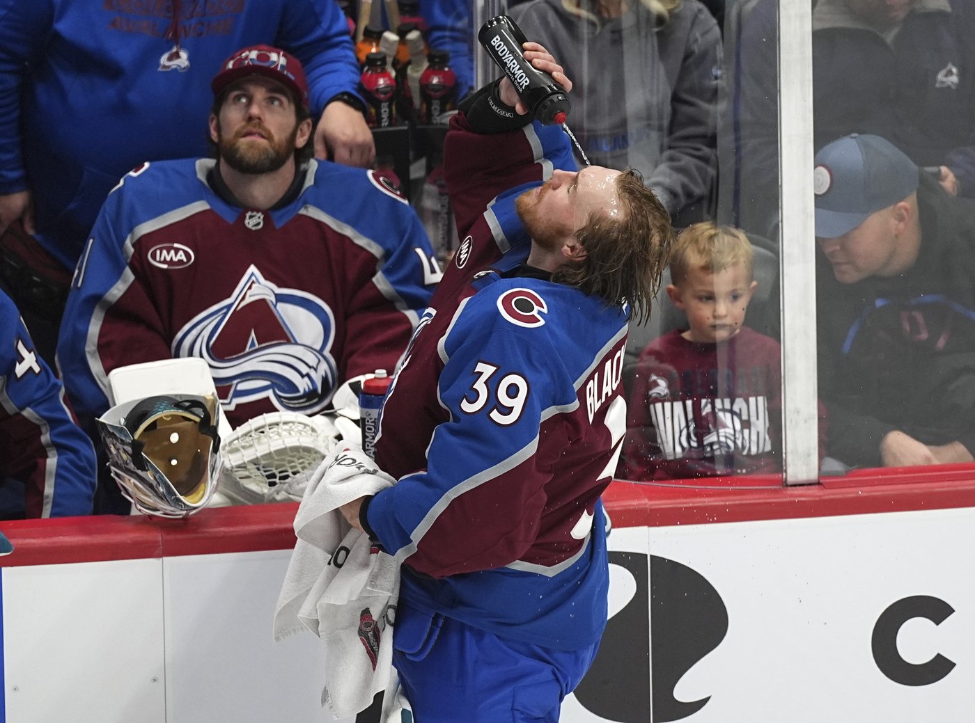 Kiviranta records hat trick, MacKinnon notches 2 assists as Avalanche beat Kraken 5-2 | iNFOnews.ca Kiviranta records hat trick, MacKinnon notches 2 assists as Avalanche beat Kraken 5-2 | iNFOnews.ca