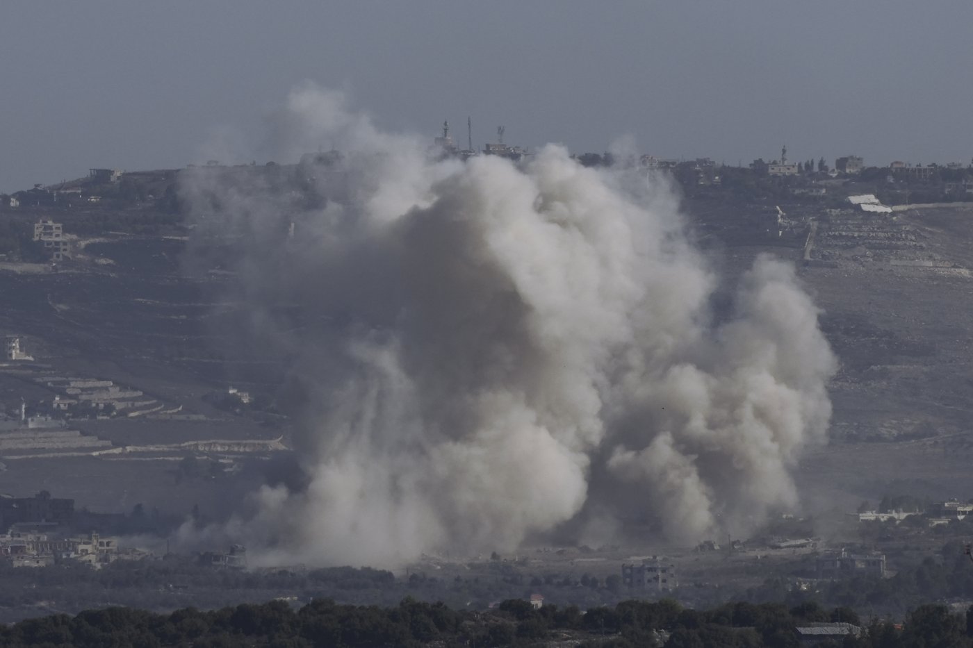 Israeli airstrikes rock southern suburbs of Beirut and cut off a key crossing into Syria | iNFOnews.ca Israeli airstrikes rock southern suburbs of Beirut and cut off a key crossing into Syria | iNFOnews.ca