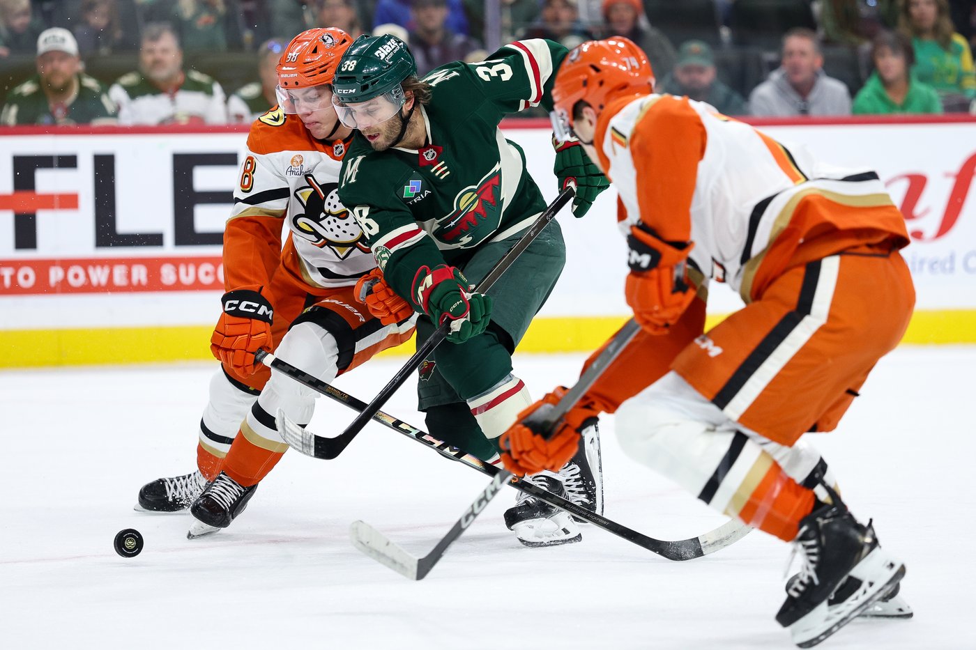 Jesper Wallstedt makes 28 saves for 2nd straight shutout, Wild beat Ducks 2-0 | iNFOnews.ca Jesper Wallstedt makes 28 saves for 2nd straight shutout, Wild beat Ducks 2-0 | iNFOnews.ca