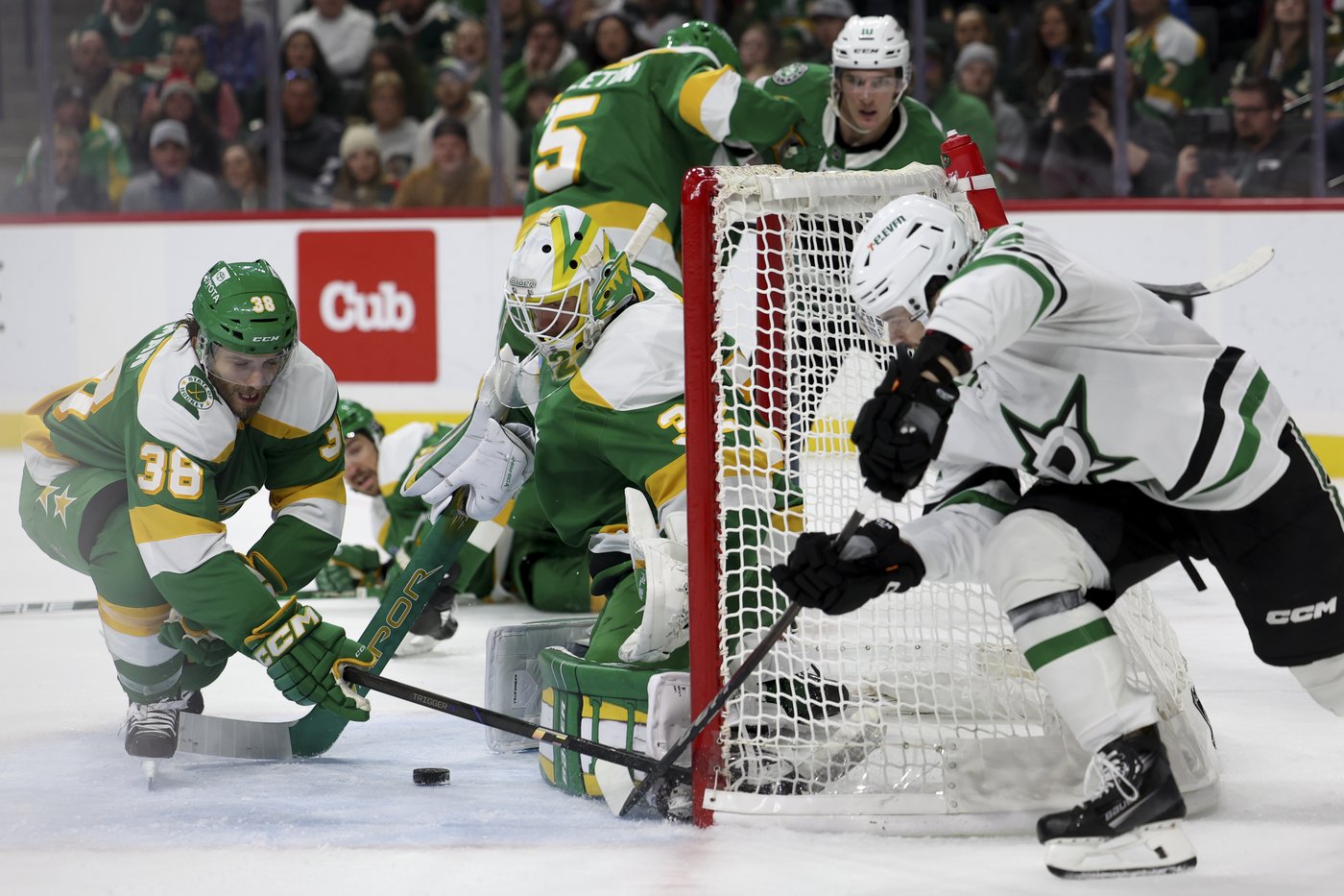 Marchment nets a pair of goals as Stars beat Wild 2-1 | iNFOnews.ca Marchment nets a pair of goals as Stars beat Wild 2-1 | iNFOnews.ca