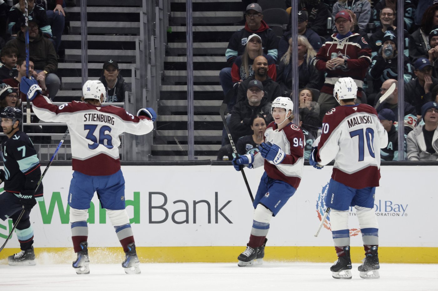 Justus Annunen leads Avalanche to fourth straight win with 5-1 rout of Utah | iNFOnews.ca