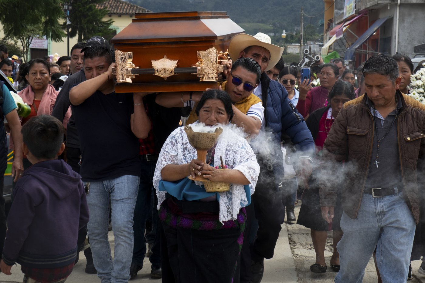 Hundreds mourn Catholic priest and Indigenous peace activist killed in southern Mexico | iNFOnews.ca