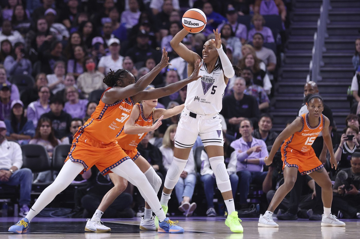 Kayla Thornton scores 21 as Valkyries hand Sun 6th consecutive loss, 87-63 | iNFOnews.ca