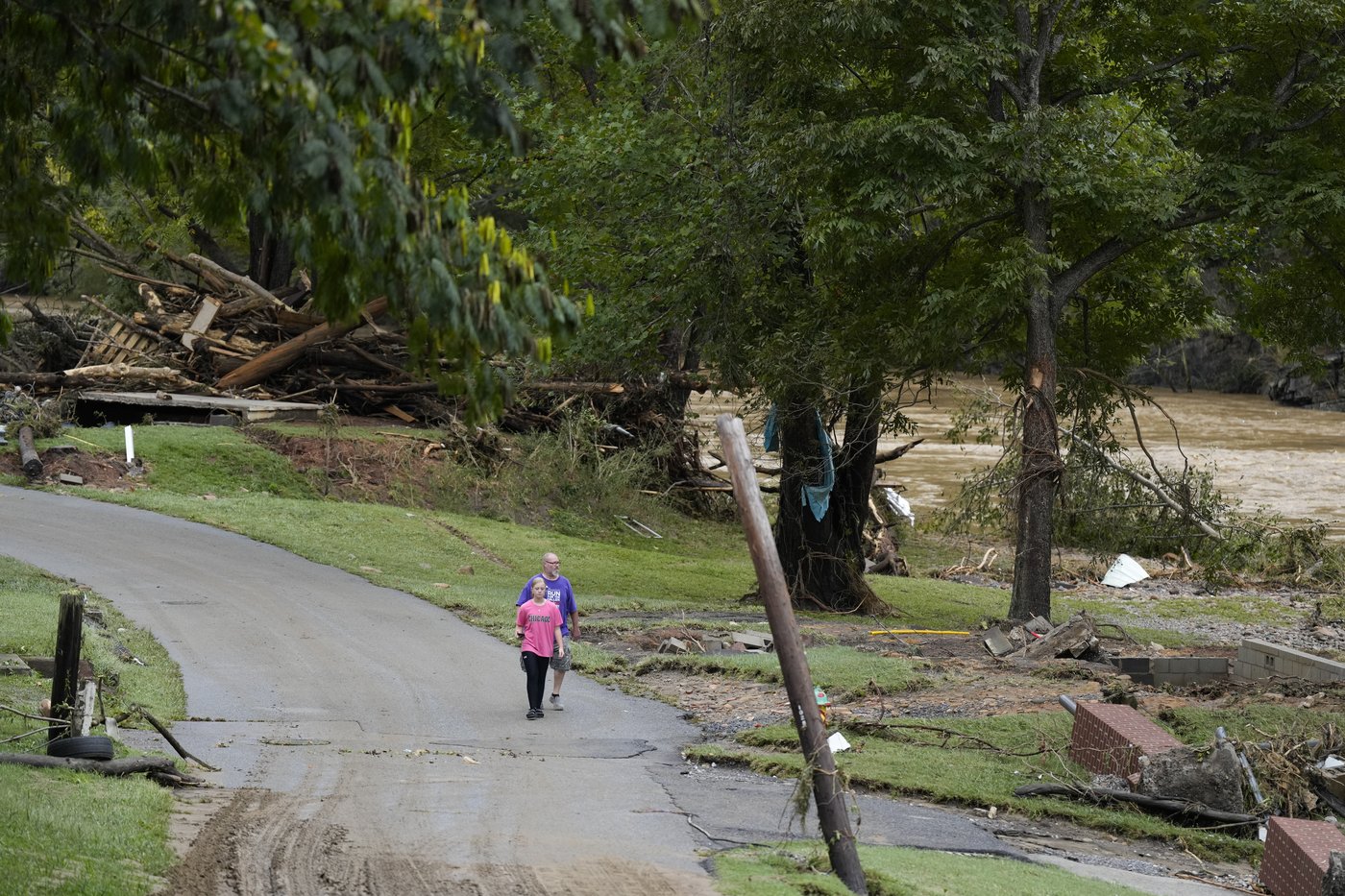 Asheville has been isolated after Helene wrecked roads and knocked out power and cell service | iNFOnews.ca