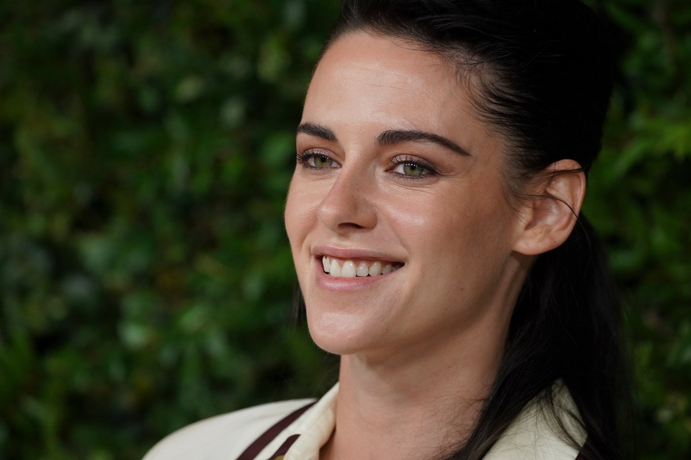Kristen Stewart urges solidarity and honesty in emotional keynote at Academy Women's Luncheon | iNFOnews.ca
