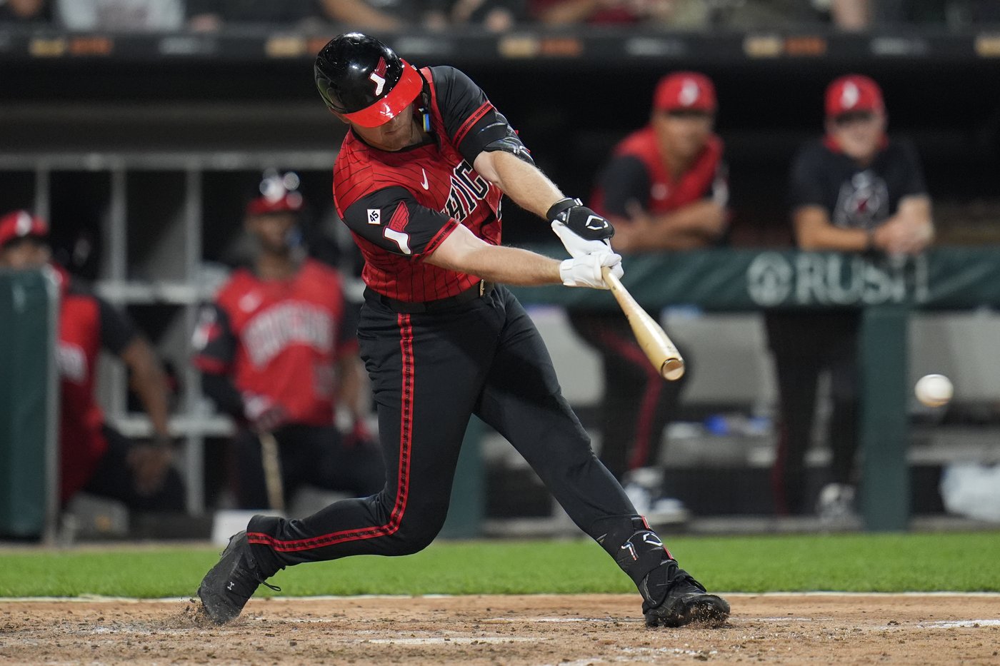 Santana drives in 4, Kayfus knocks in 3 to lead Guardians past White Sox 9-5 for 4th straight win | iNFOnews.ca