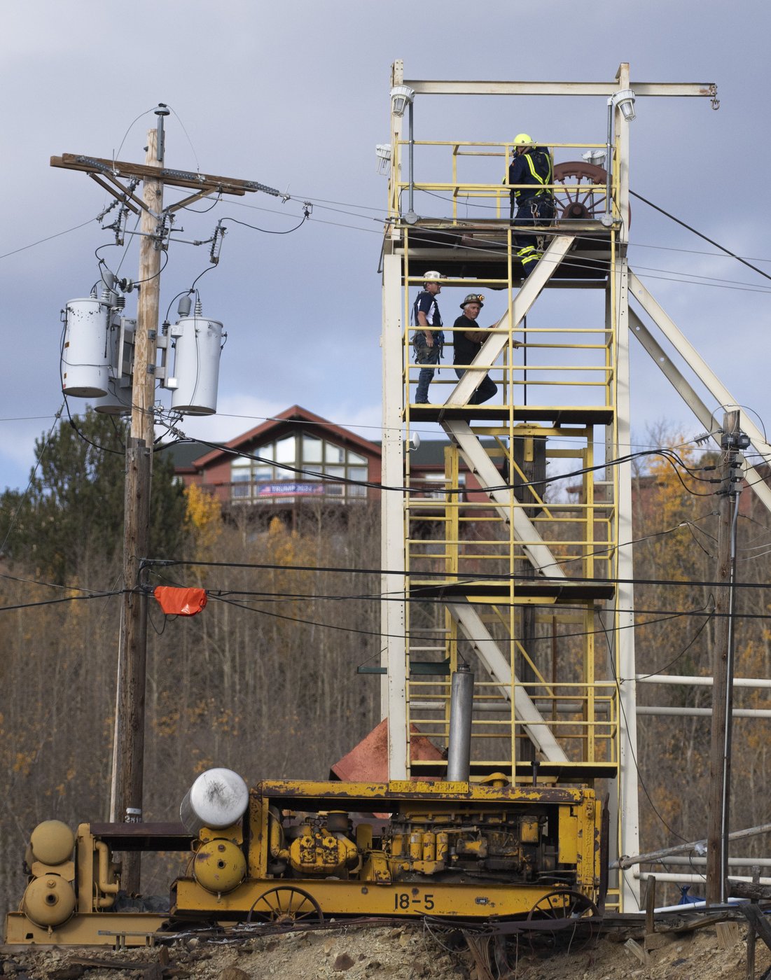 An elevator mishap at a Colorado tourist mine killed 1 and trapped 12. The cause is still unknown | iNFOnews.ca An elevator mishap at a Colorado tourist mine killed 1 and trapped 12. The cause is still unknown | iNFOnews.ca