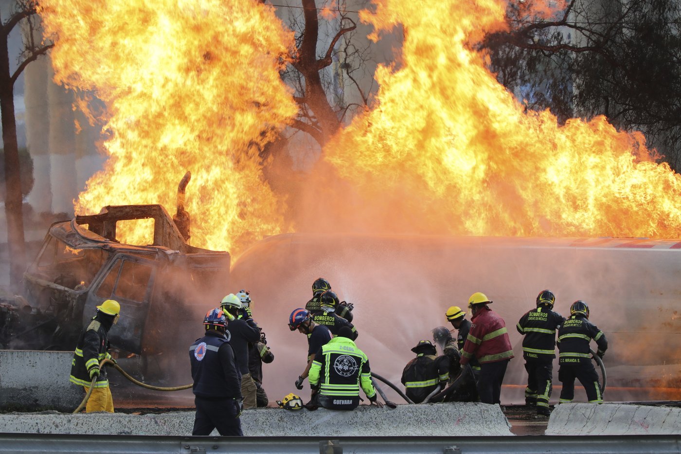 Massive gas tanker explosion in Mexico City kills 3 people and injures 70 others | iNFOnews.ca