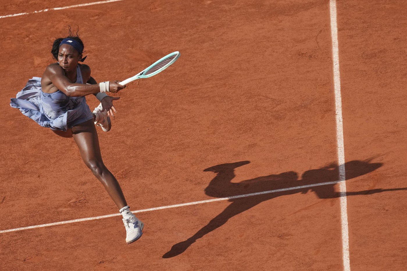 French Open 2025: Coco Gauff emerges from a tough second set to return to Week 2 in Paris | iNFOnews.ca