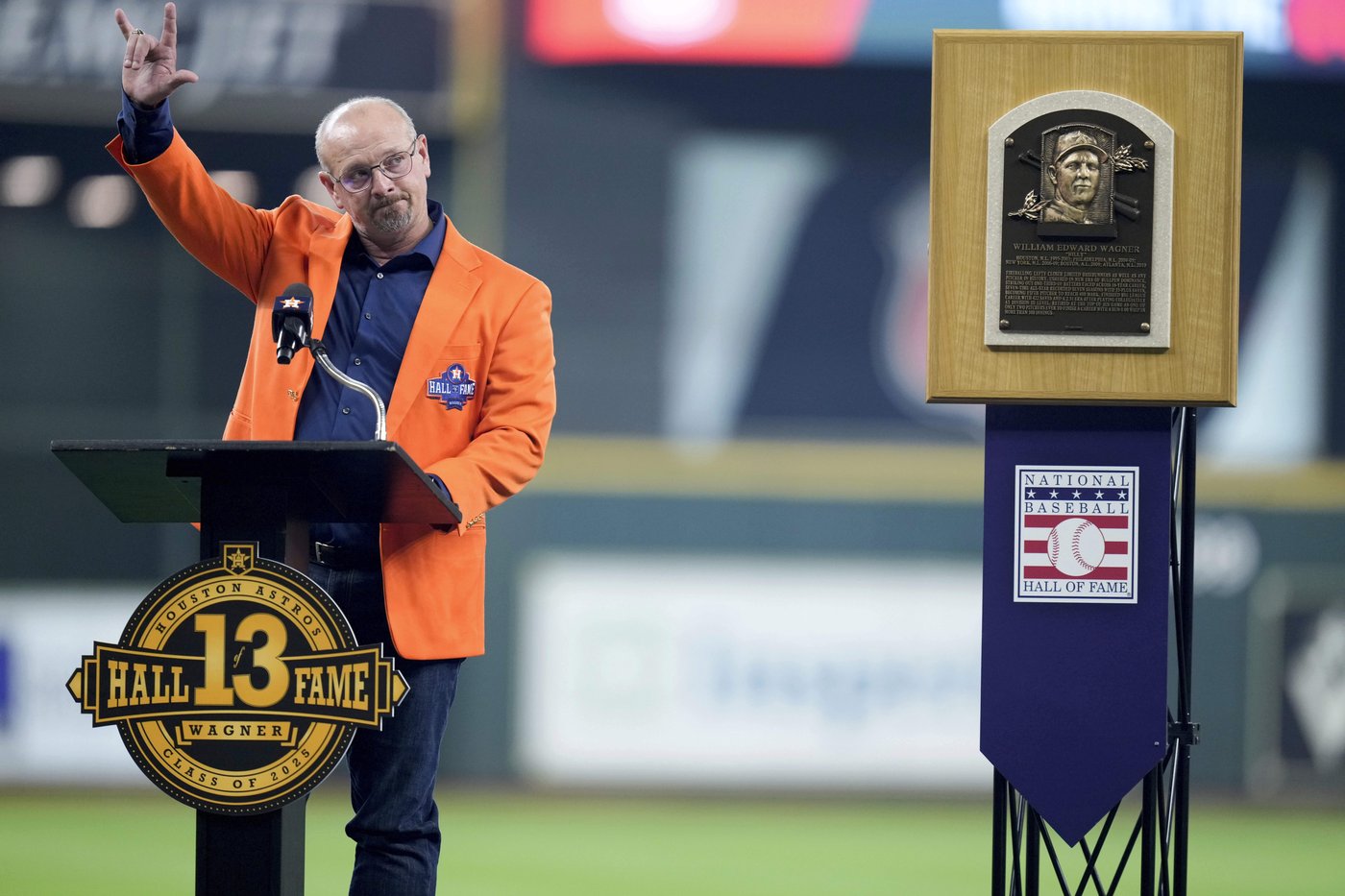 Astros retire Hall of Fame reliever Billy Wagner's No. 13 | iNFOnews.ca