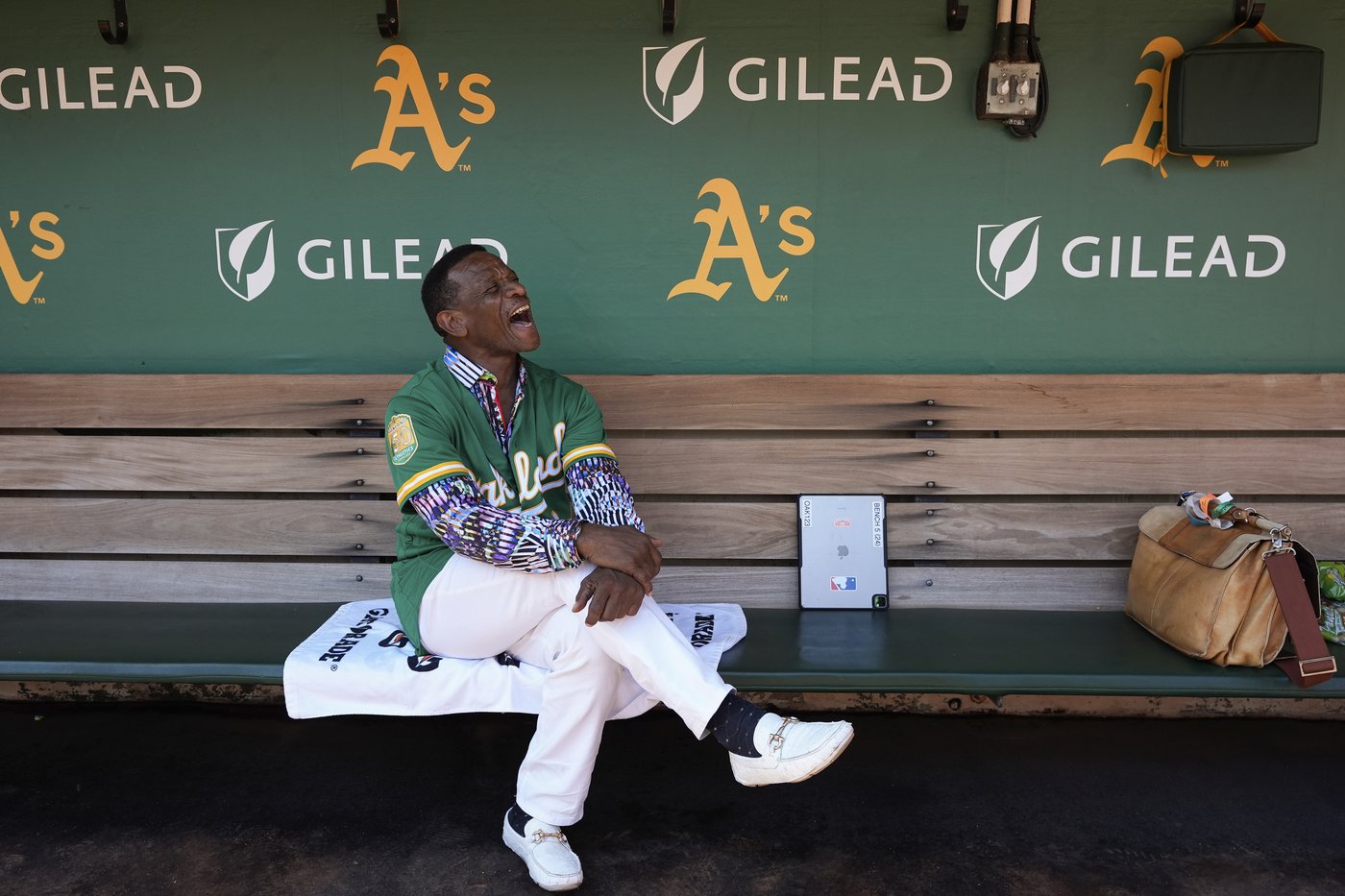 Athletics bid emotional farewell to Oakland Coliseum that they called home since 1968 | iNFOnews.ca