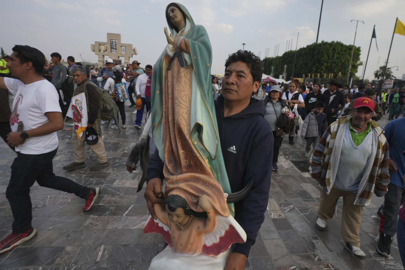Millions mark Mexico's Virgin of Guadalupe Day but calls for a truce in drug violence go unheeded | iNFOnews.ca