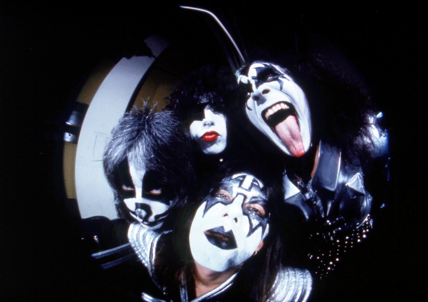 Gene Simmons, Paul Stanley, Pearl Jam mourn Kiss founding member Ace Frehley | iNFOnews.ca Gene Simmons, Paul Stanley, Pearl Jam mourn Kiss founding member Ace Frehley | iNFOnews.ca