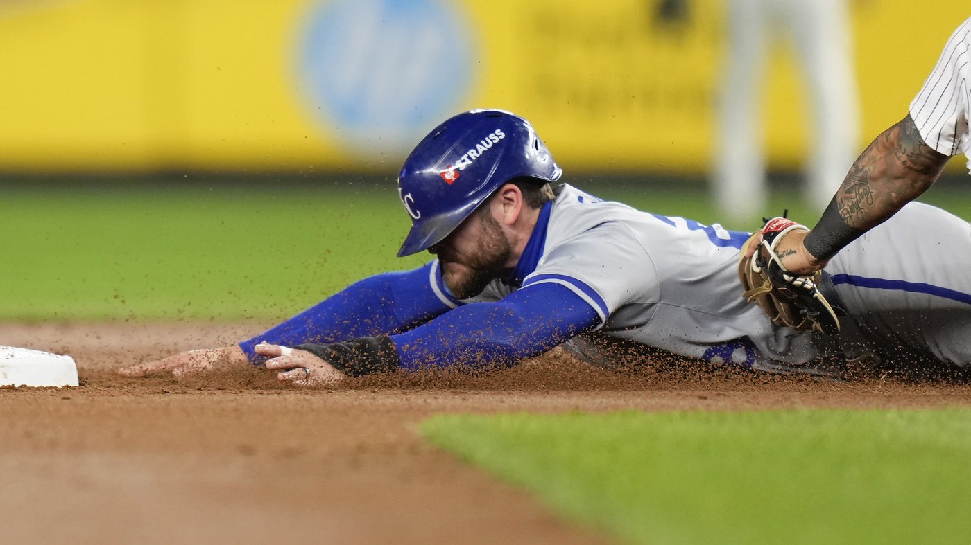 Royals face the Yankees in Game 3 of the ALDS, their first home playoff game since 2015 World Series | iNFOnews.ca Royals face the Yankees in Game 3 of the ALDS, their first home playoff game since 2015 World Series | iNFOnews.ca