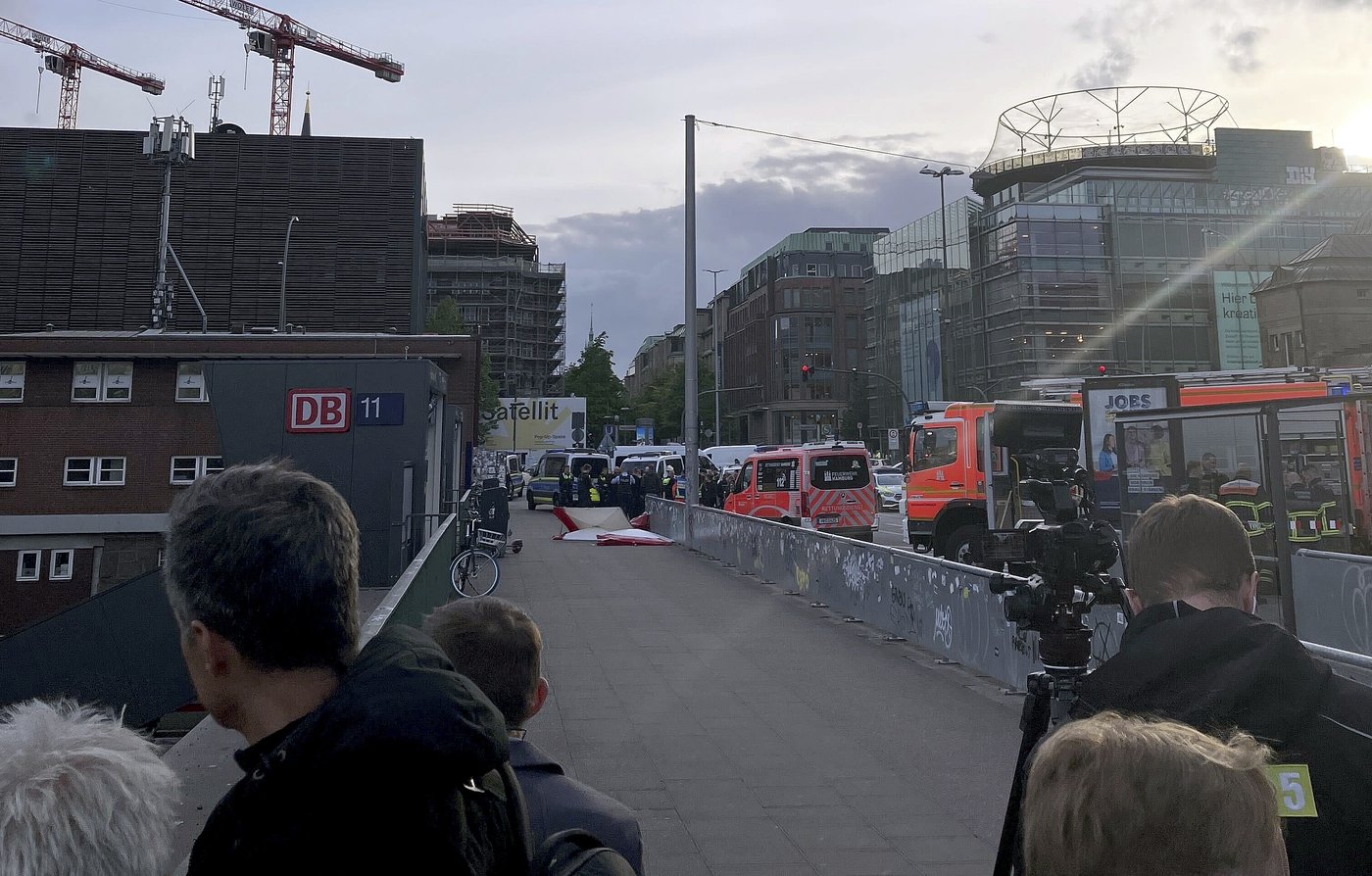 A stabbing at Hamburg's central train station causes multiple injuries. A woman is arrested | iNFOnews.ca A stabbing at Hamburg's central train station causes multiple injuries. A woman is arrested | iNFOnews.ca