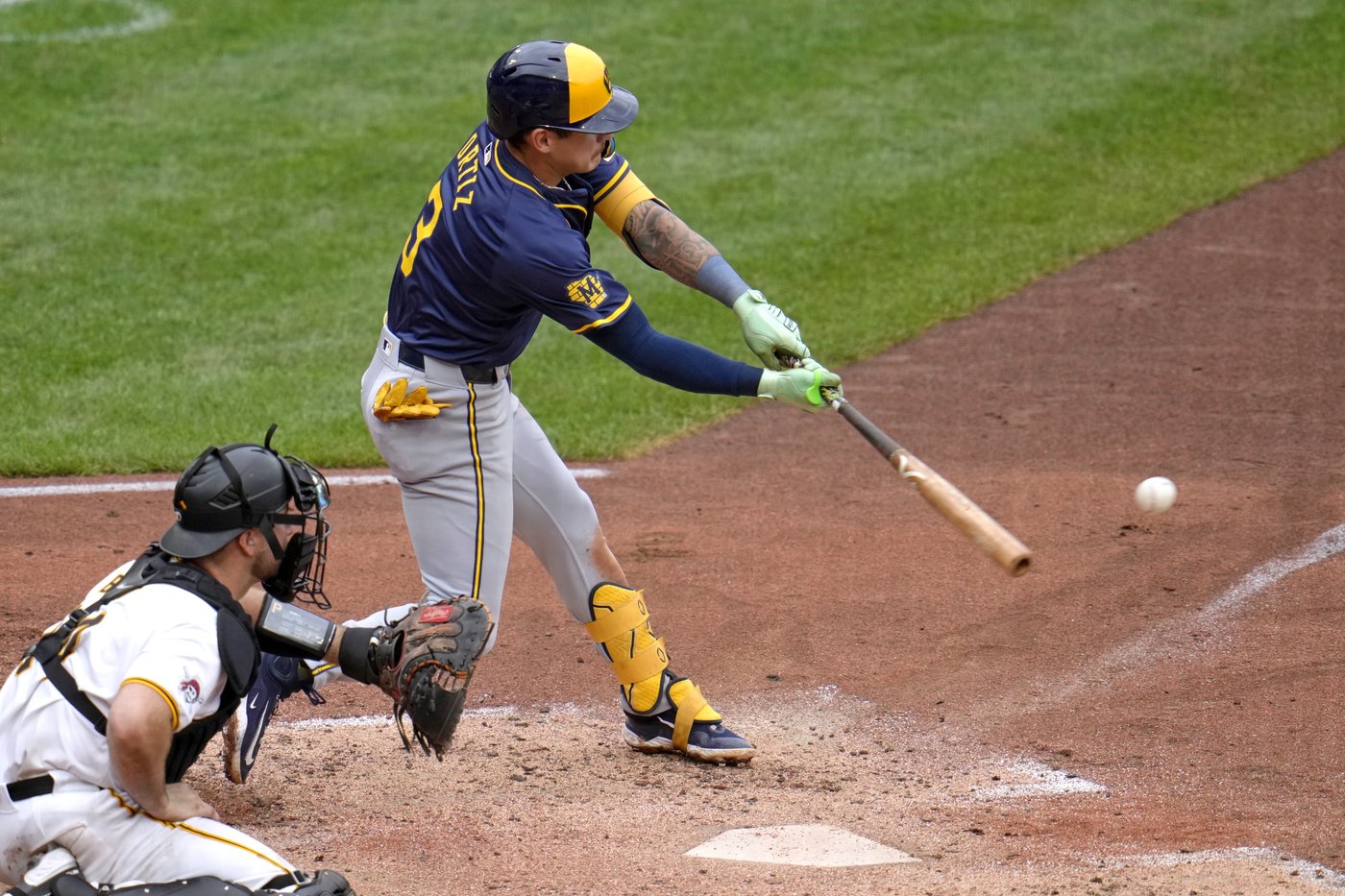 Civale pitches 6 shutout innings, Ortiz has 3 hits in Brewers' 5-2 win over Pirates | iNFOnews.ca Civale pitches 6 shutout innings, Ortiz has 3 hits in Brewers' 5-2 win over Pirates | iNFOnews.ca