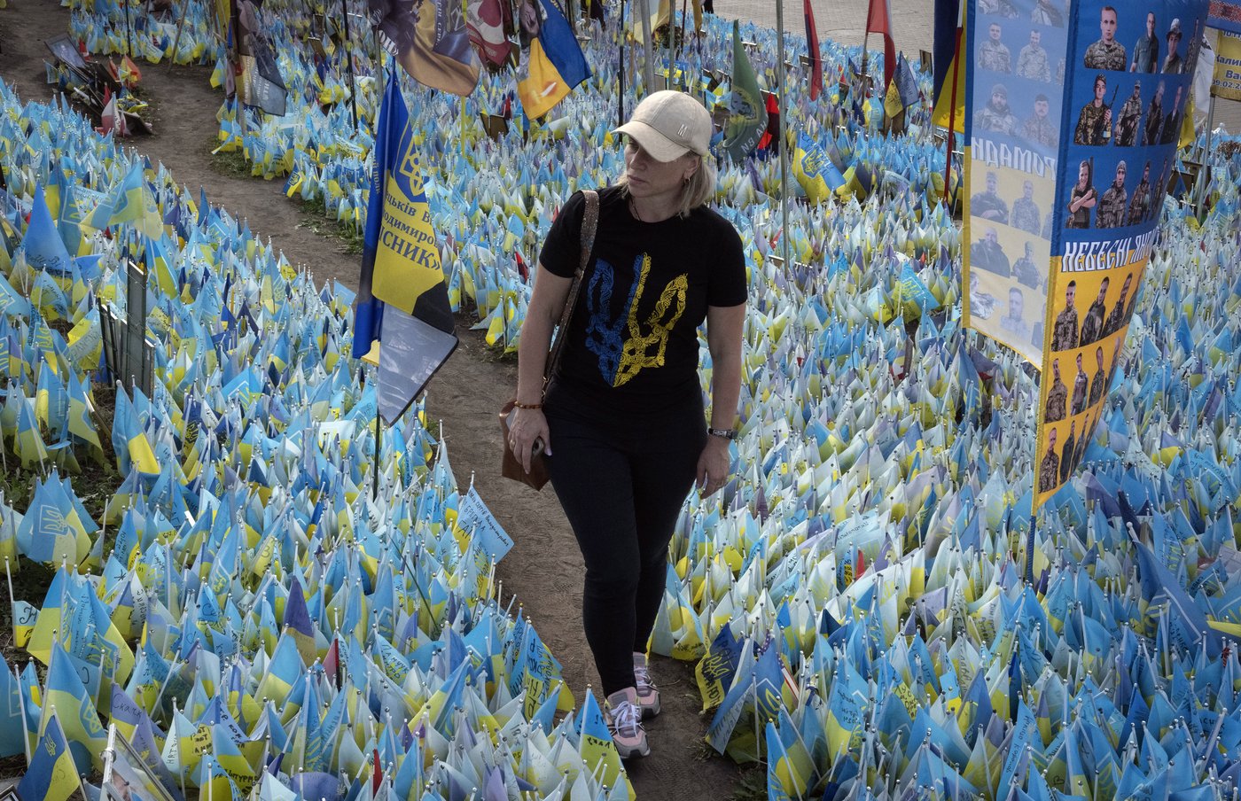 A makeshift memorial grows in Ukraine’s capital after 1,000 days of war | iNFOnews.ca