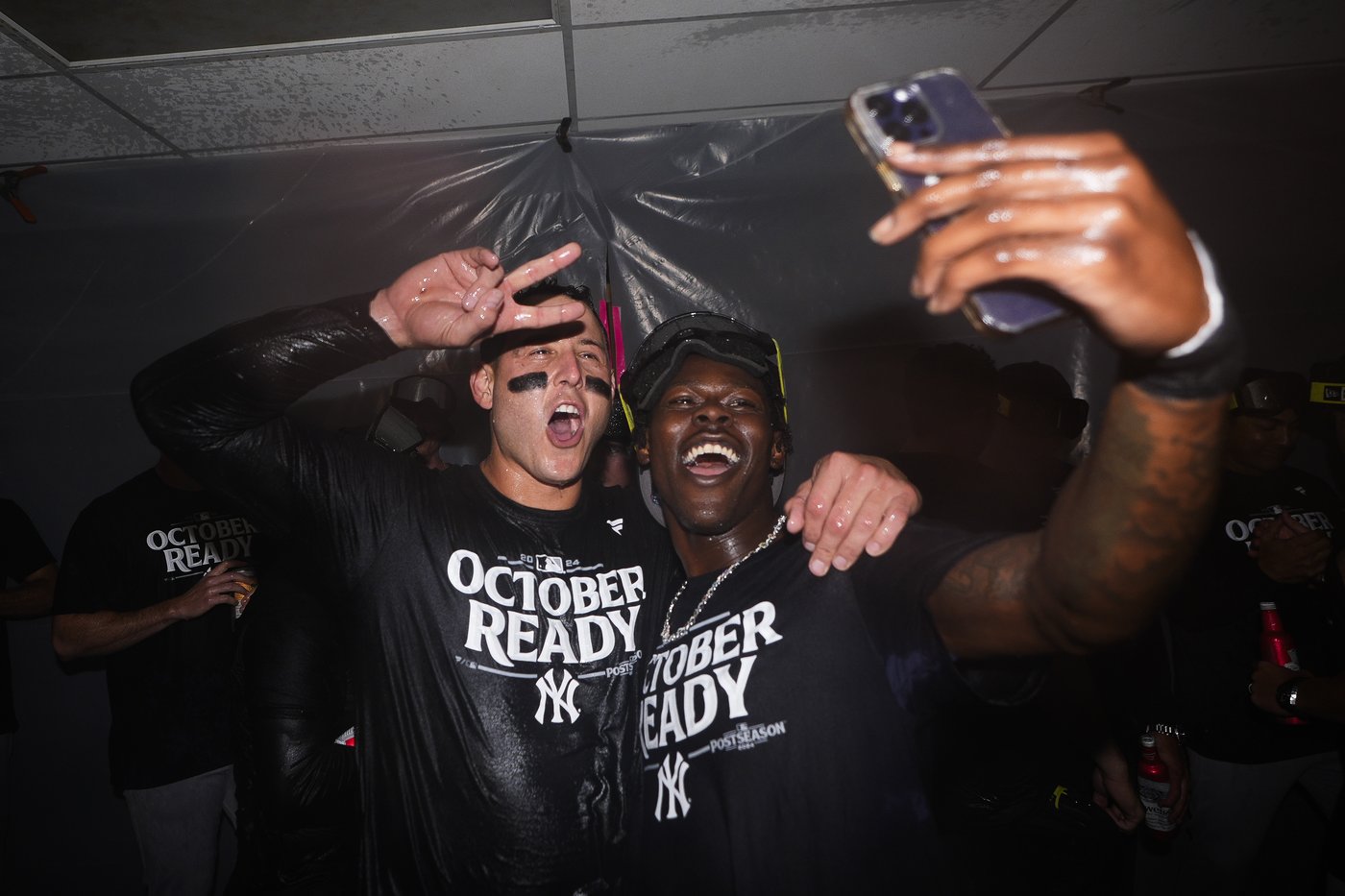 Yankees clinch playoff berth by beating Mariners 2-1 in 10 innings | iNFOnews.ca