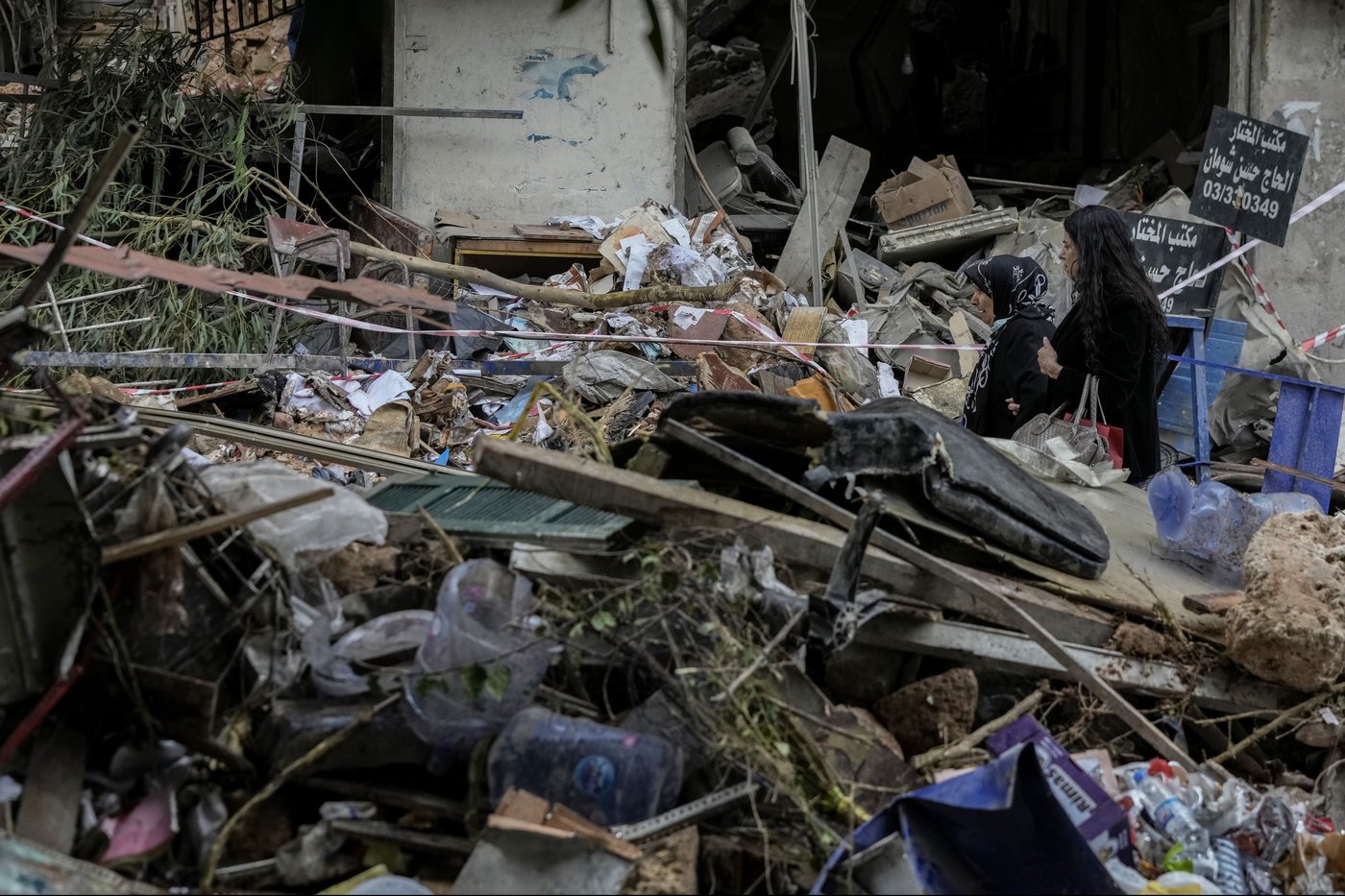 US envoy says Israel-Hezbollah truce is 'within our grasp' as Gaza food crisis worsens after looting | iNFOnews.ca US envoy says Israel-Hezbollah truce is 'within our grasp' as Gaza food crisis worsens after looting | iNFOnews.ca