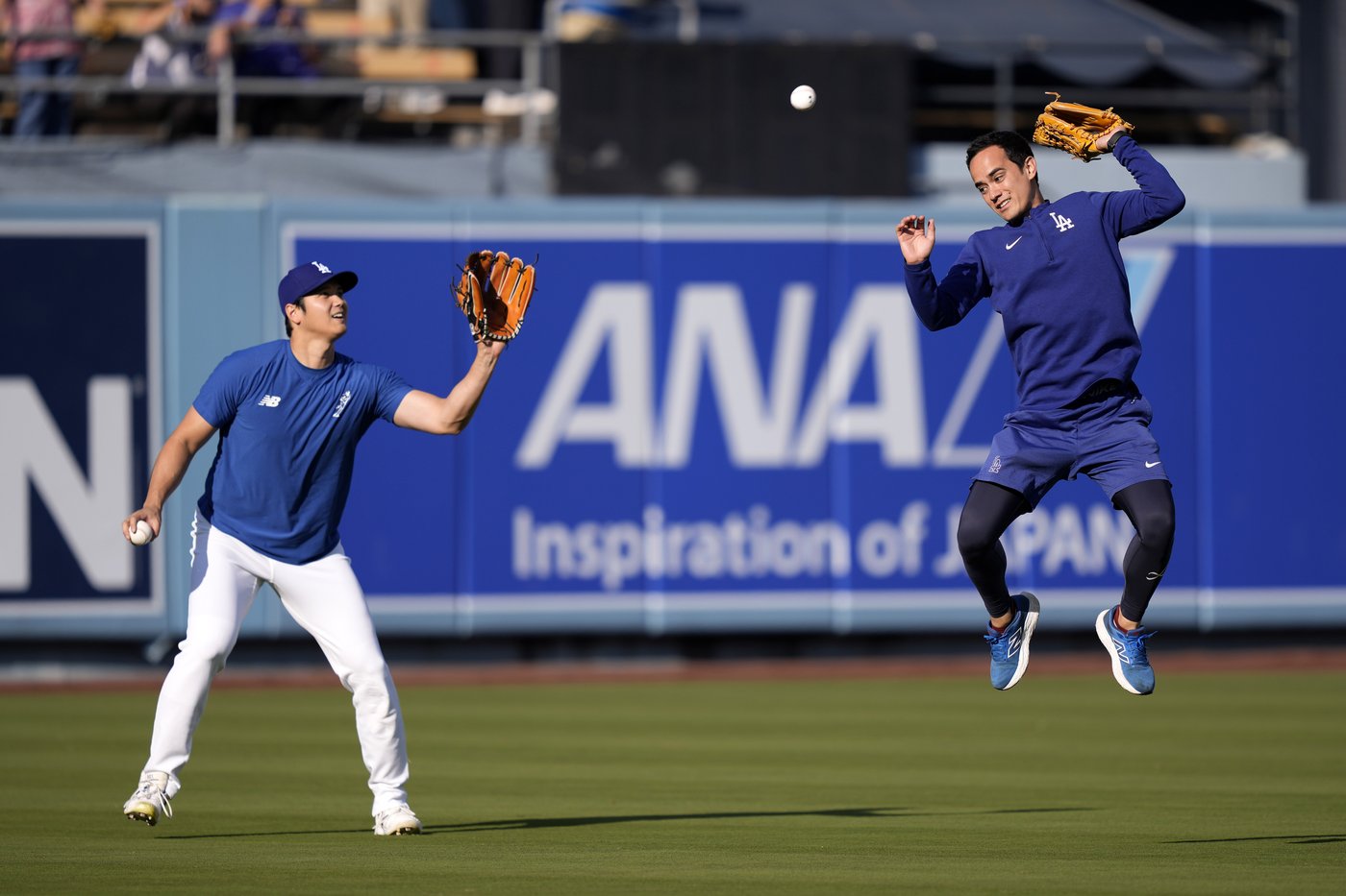 Padres turn triple play to clinch playoff spot with 4-2 win over Dodgers | iNFOnews.ca Padres turn triple play to clinch playoff spot with 4-2 win over Dodgers | iNFOnews.ca
