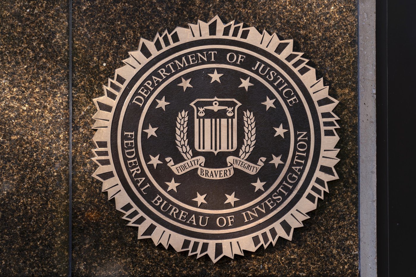 FBI forces out more leaders, including ex-director who fought Trump demand for Jan. 6 agents' names | iNFOnews.ca