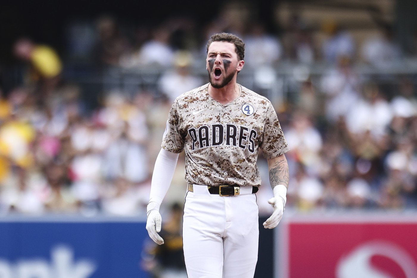 Machado homers and hits go-ahead sac fly as the Padres beat the Pirates 6-4 | iNFOnews.ca
