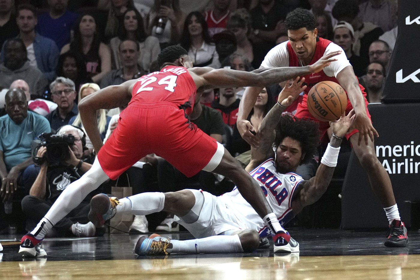Heat shake off early deficit, roll past reeling 76ers 106-89 | iNFOnews.ca Heat shake off early deficit, roll past reeling 76ers 106-89 | iNFOnews.ca