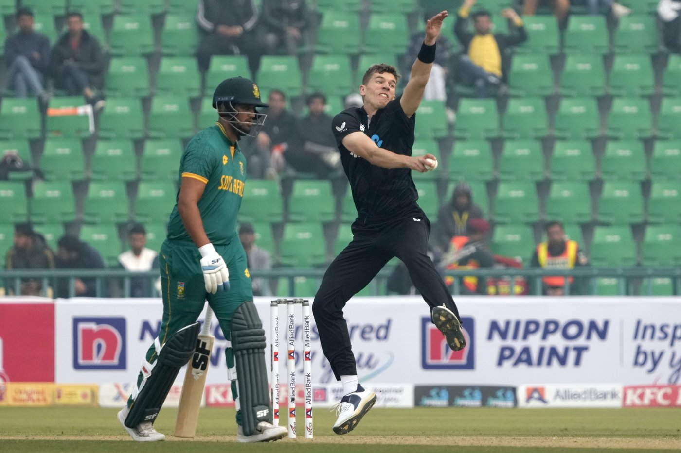 New Zealand pace bowler Ben Sears is out of the Champions Trophy with a hamstring tear | iNFOnews.ca