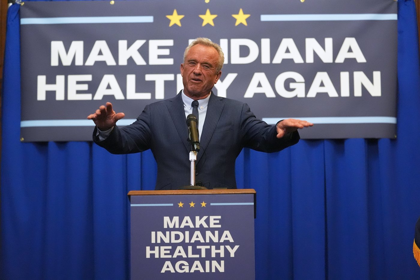 RFK Jr.'s mixed message about the measles outbreaks draws criticism from health officials | iNFOnews.ca