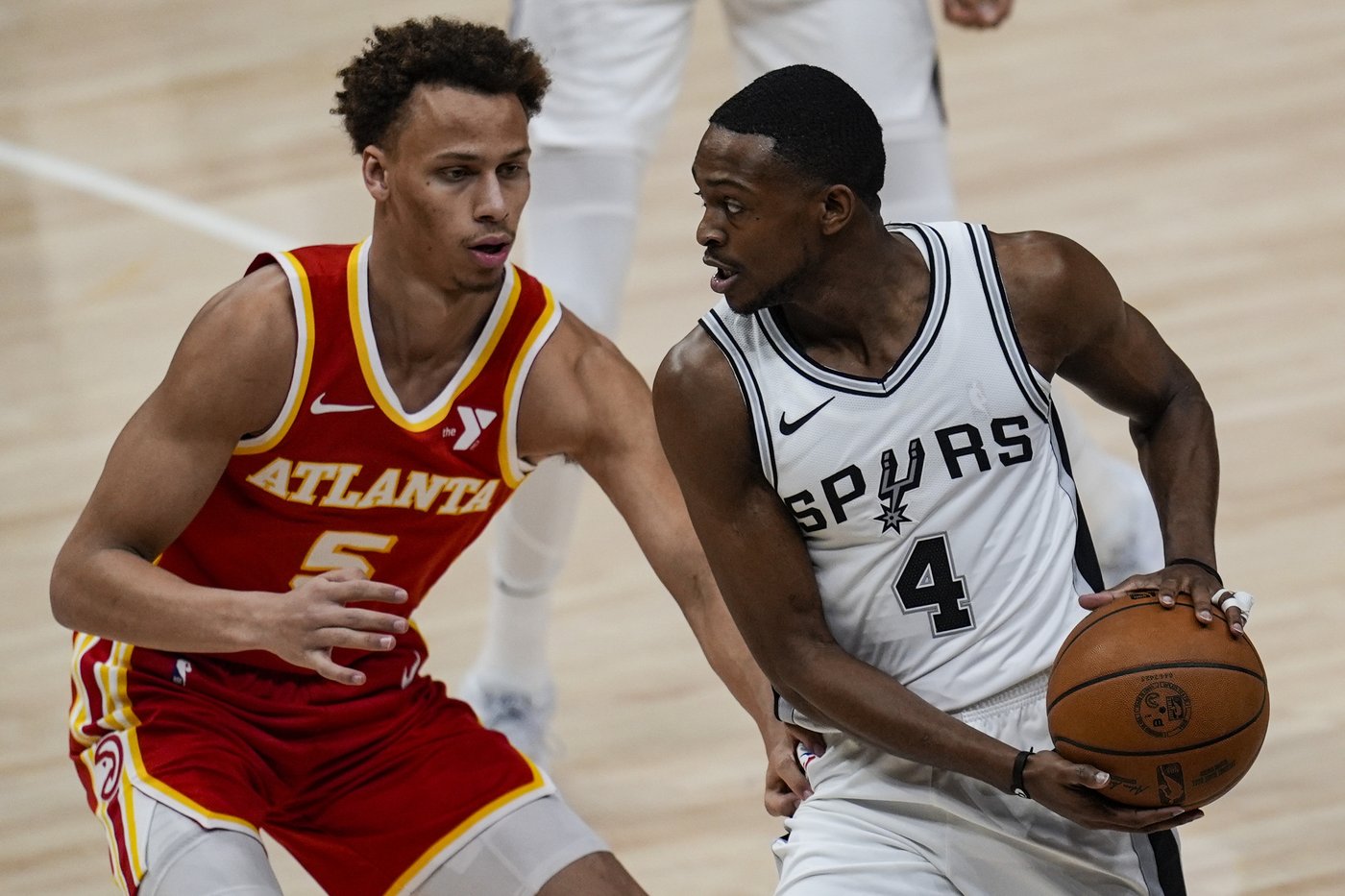 Wembanyama hits decisive free throw as Spurs hold off Hawks 126-125 in Fox's debut | iNFOnews.ca