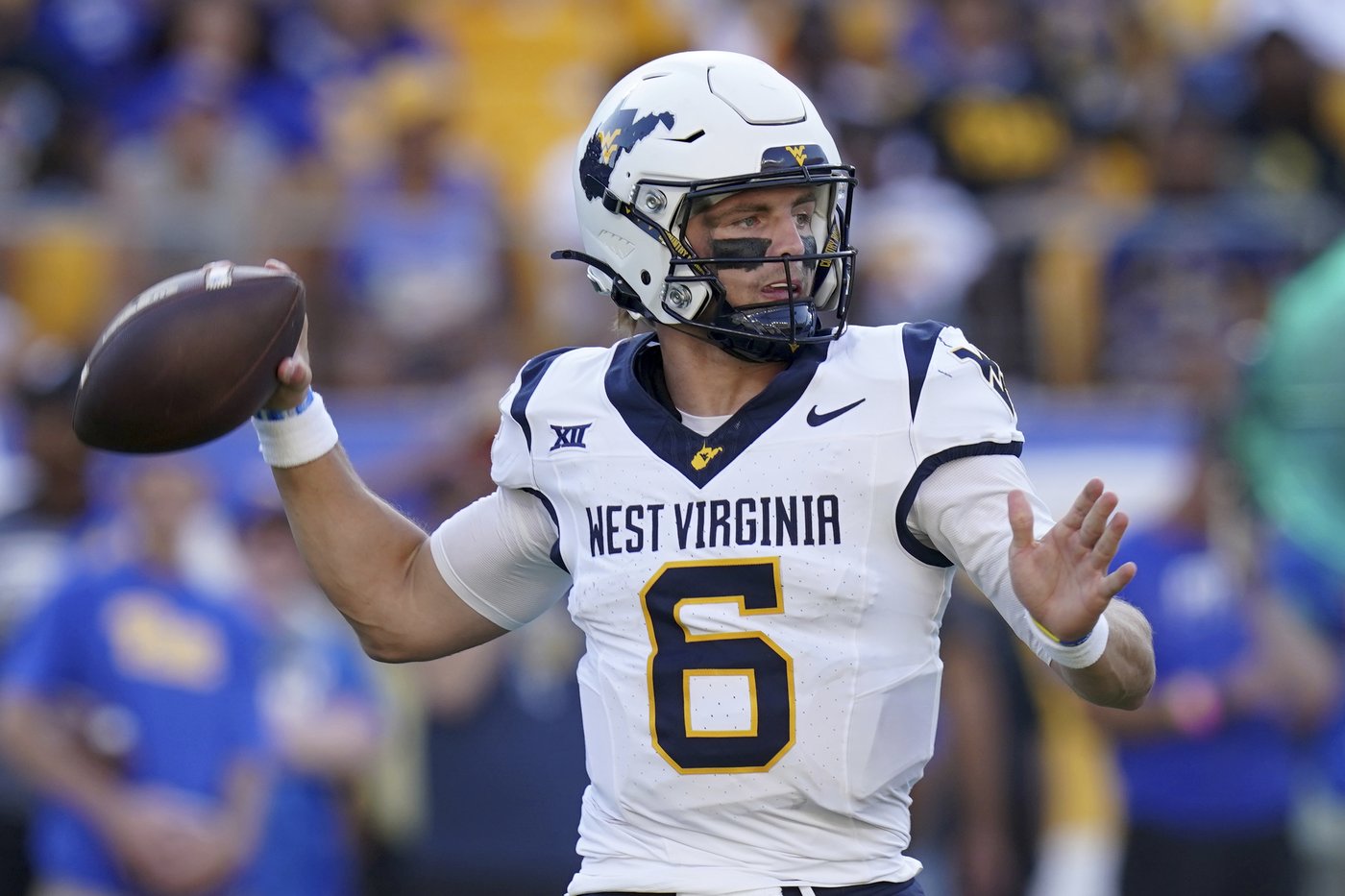 West Virginia and Kansas meet in Big 12 opener hoping to turn things around after 1-2 starts | iNFOnews.ca West Virginia and Kansas meet in Big 12 opener hoping to turn things around after 1-2 starts | iNFOnews.ca