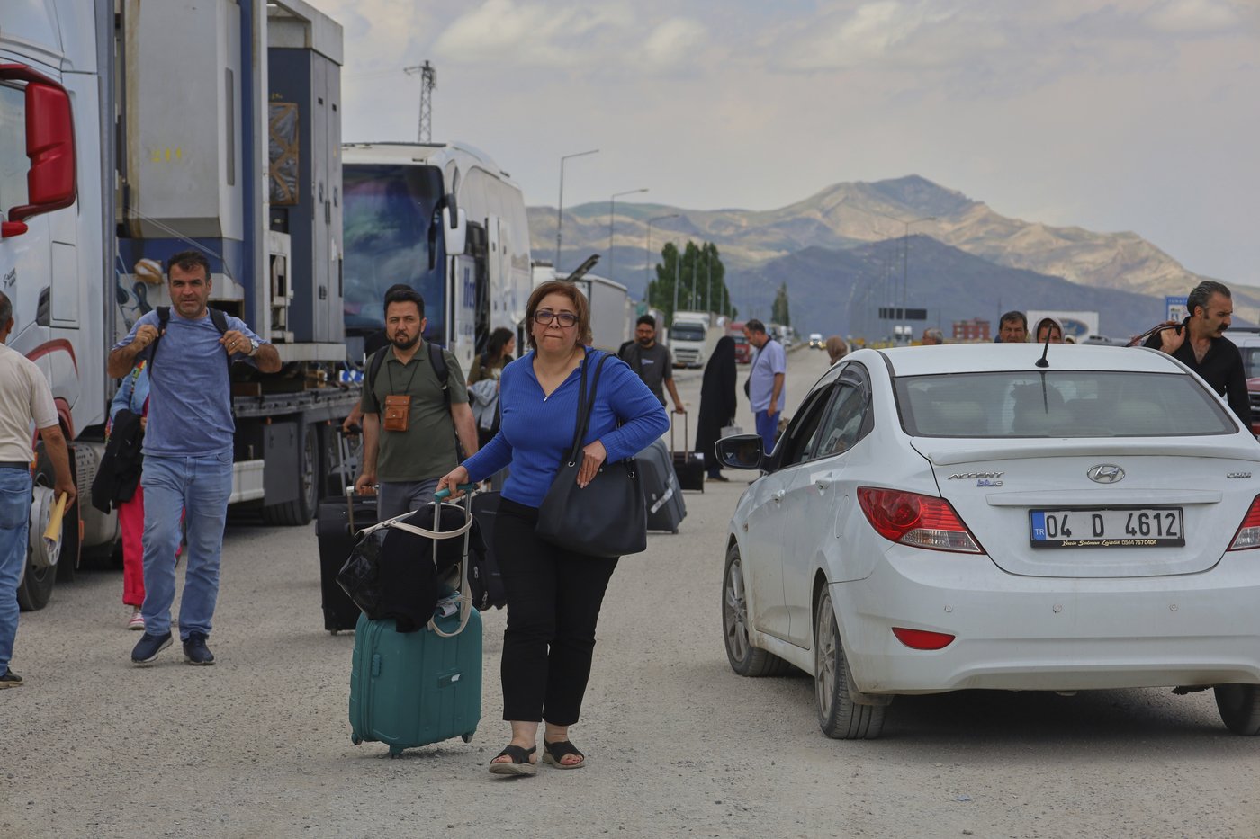 Iranians seek temporary refuge in neighboring Turkey as the conflict with Israel escalates | iNFOnews.ca Iranians seek temporary refuge in neighboring Turkey as the conflict with Israel escalates | iNFOnews.ca