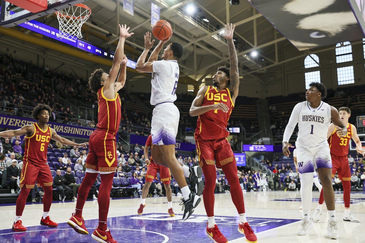 Claude scores 20 points, leads hot-shooting USC over Washington 85-61 to end a three-game skid | iNFOnews.ca Claude scores 20 points, leads hot-shooting USC over Washington 85-61 to end a three-game skid | iNFOnews.ca