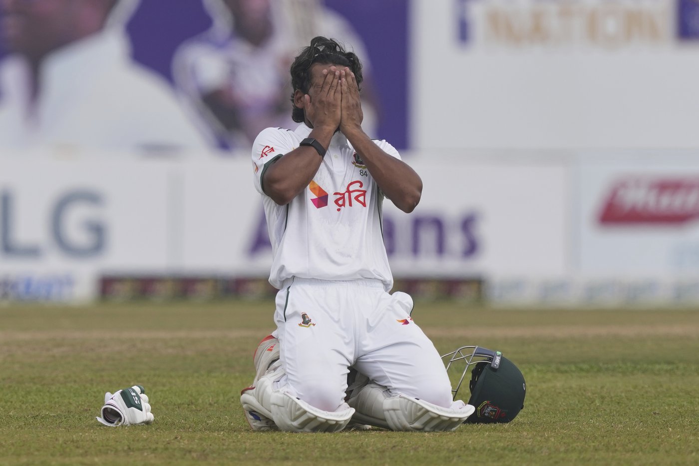 Bangladesh plays it safe and settles for draw with Sri Lanka in rain-affected 1st test | iNFOnews.ca