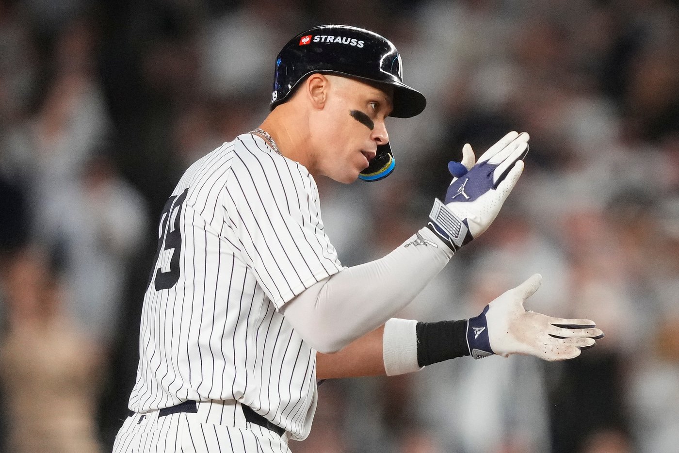 Aaron Judge does it all and rescues Yankees with `amazing swing' against Blue Jays | iNFOnews.ca Aaron Judge does it all and rescues Yankees with `amazing swing' against Blue Jays | iNFOnews.ca