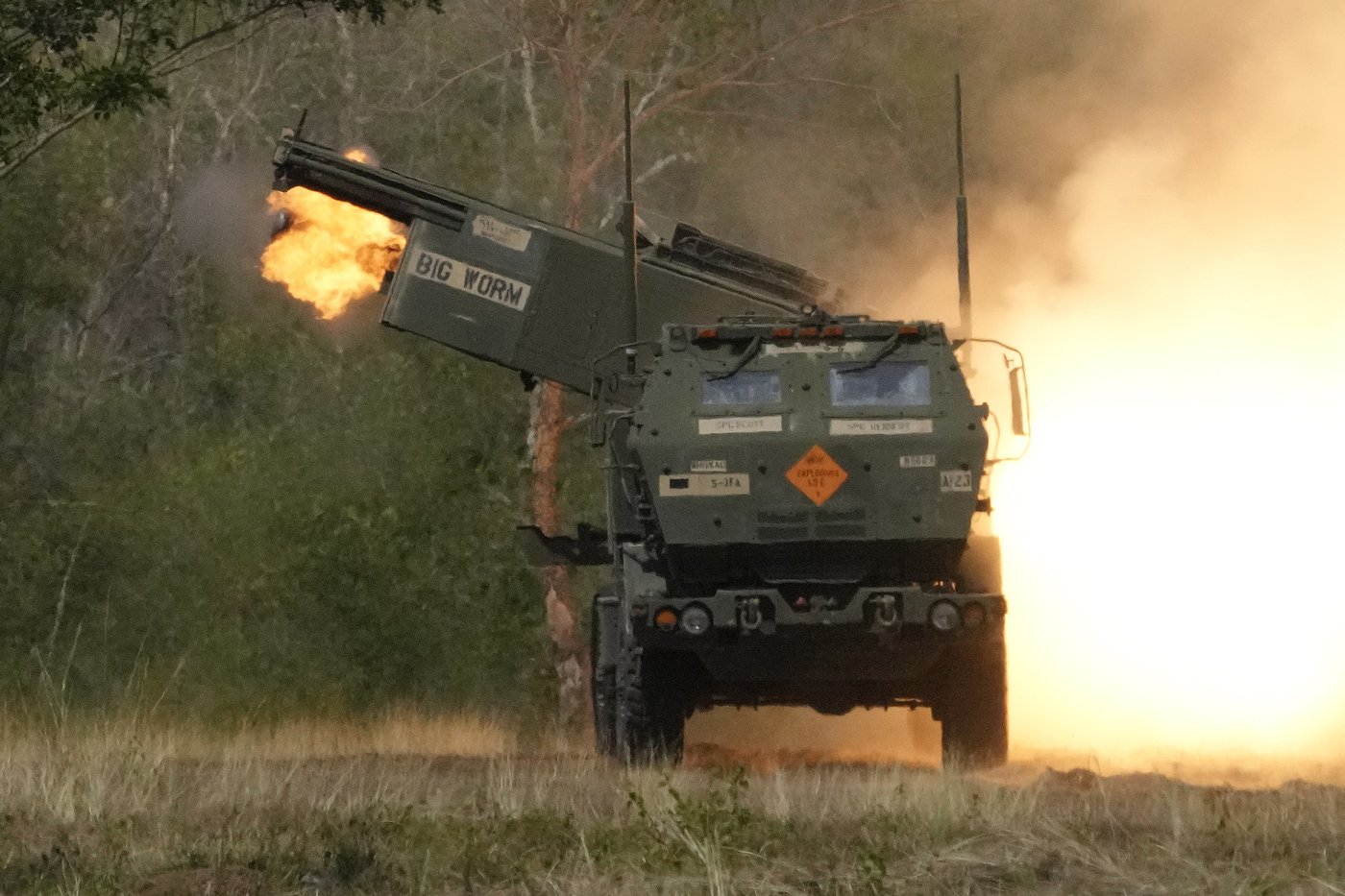 U.S. approves sale of mobile artillery rocket systems to Canada | iNFOnews.ca