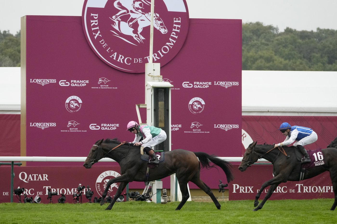 Late entry Bluestocking wins Prix de l’Arc de Triomphe | iNFOnews.ca Late entry Bluestocking wins Prix de l’Arc de Triomphe | iNFOnews.ca