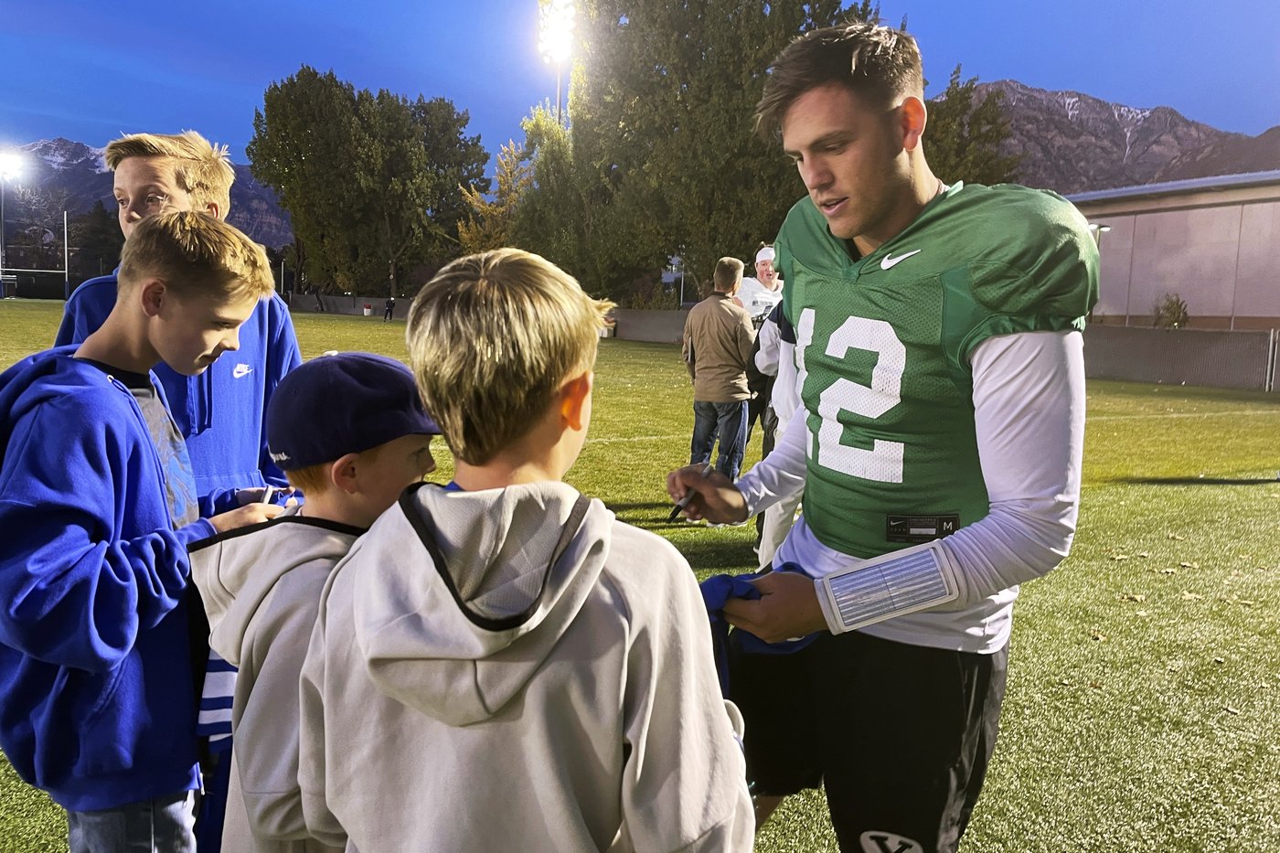 BYU quarterback Jake Retzlaff brings touchdowns and Jewish teachings to predominantly Mormon school | iNFOnews.ca BYU quarterback Jake Retzlaff brings touchdowns and Jewish teachings to predominantly Mormon school | iNFOnews.ca