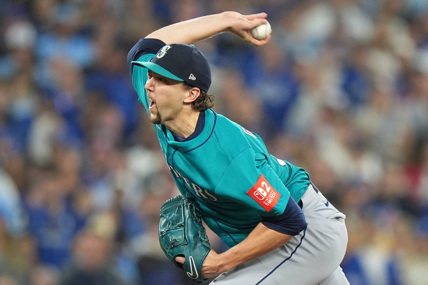 Photo Gallery: Blue Jays force Game 7 in ALCS with 6-2 win | iNFOnews.ca