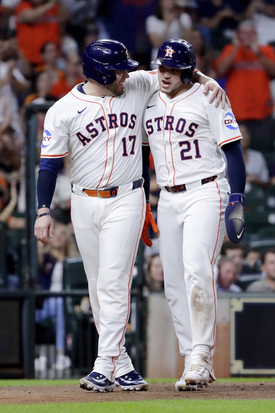 Astros hold off Rangers 6-5 to keep pace in AL West and improve wild-card position | iNFOnews.ca