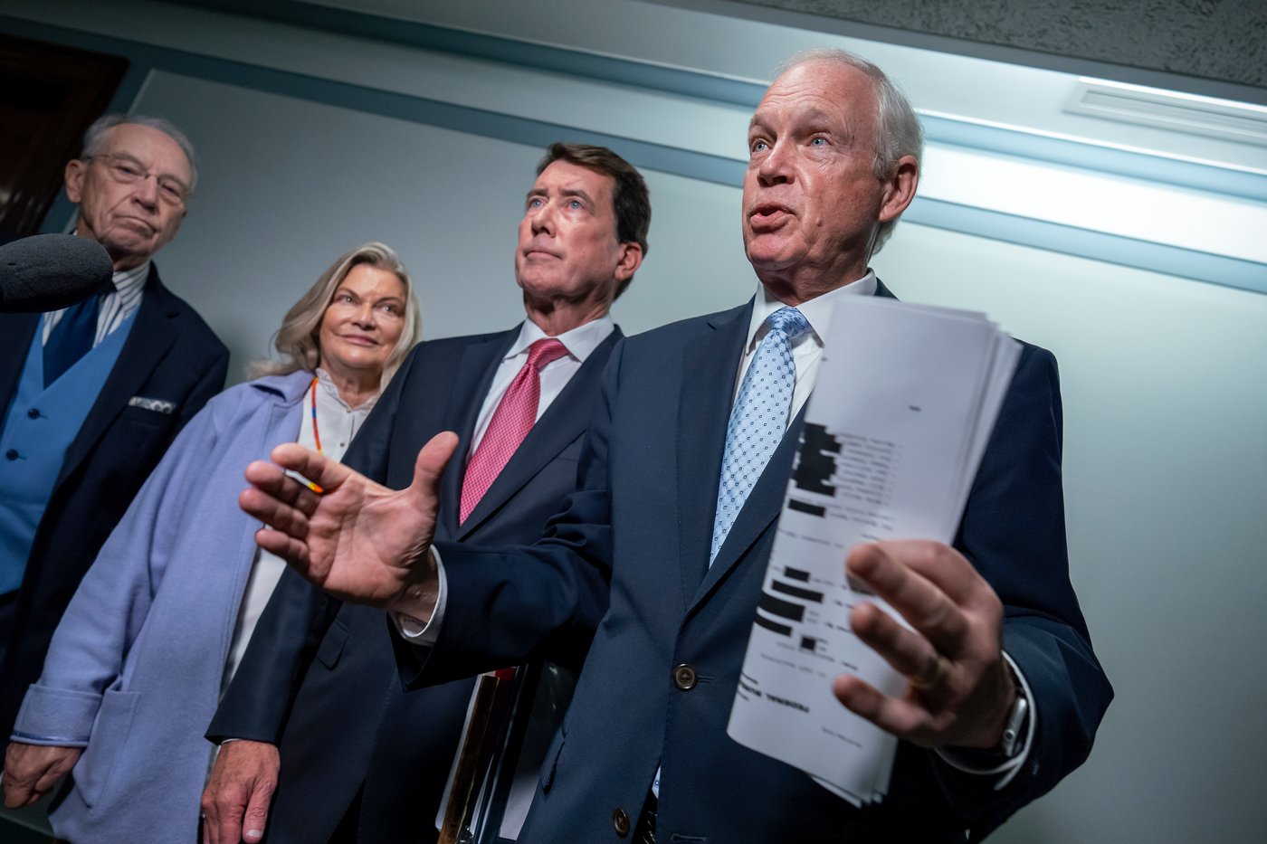 FBI analyzed phone records of senators as part of Trump Jan. 6 probe, lawmakers say | iNFOnews.ca FBI analyzed phone records of senators as part of Trump Jan. 6 probe, lawmakers say | iNFOnews.ca