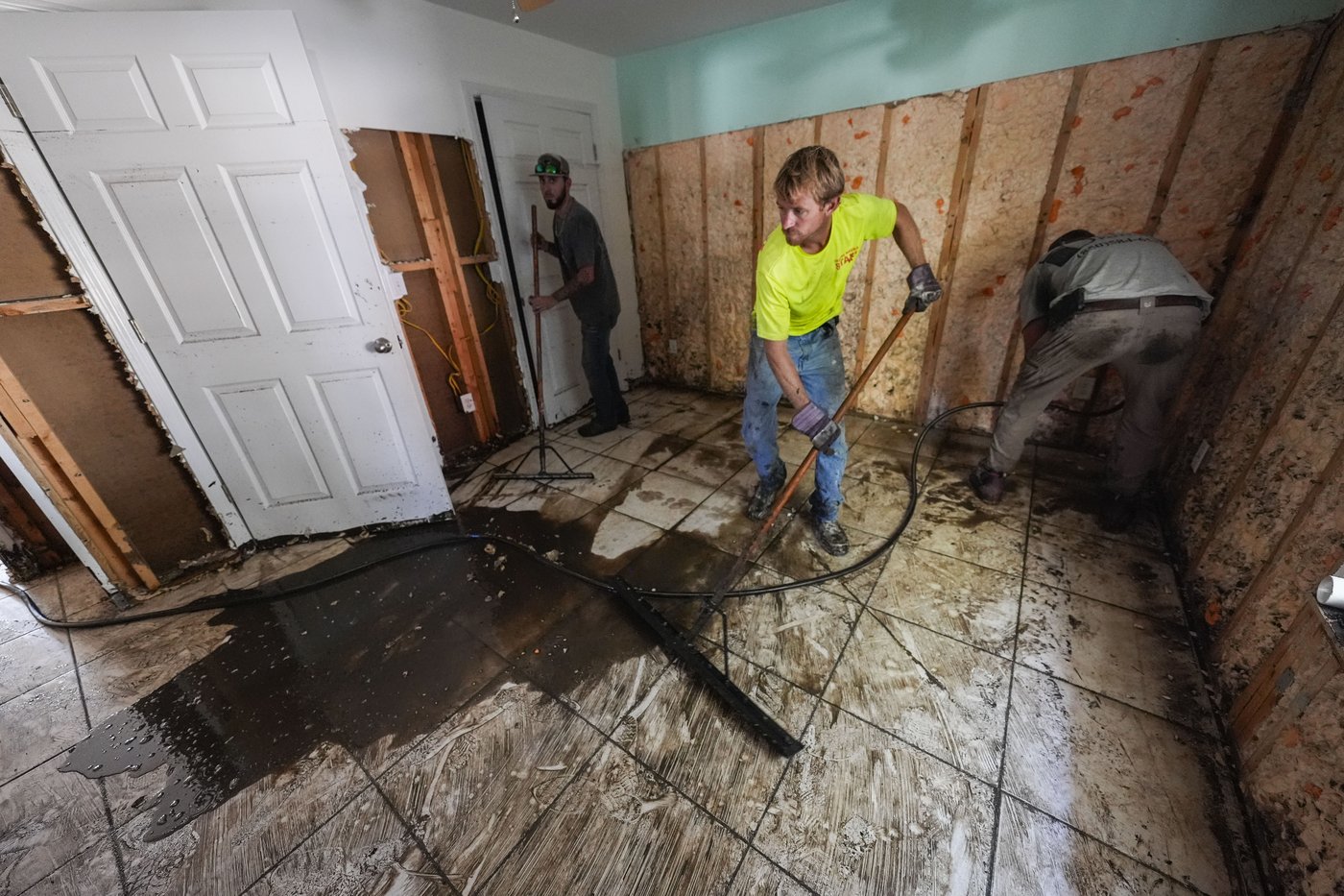 Death toll rises from Helene while supplies are rushed to North Carolina and Florida digs out | iNFOnews.ca Death toll rises from Helene while supplies are rushed to North Carolina and Florida digs out | iNFOnews.ca