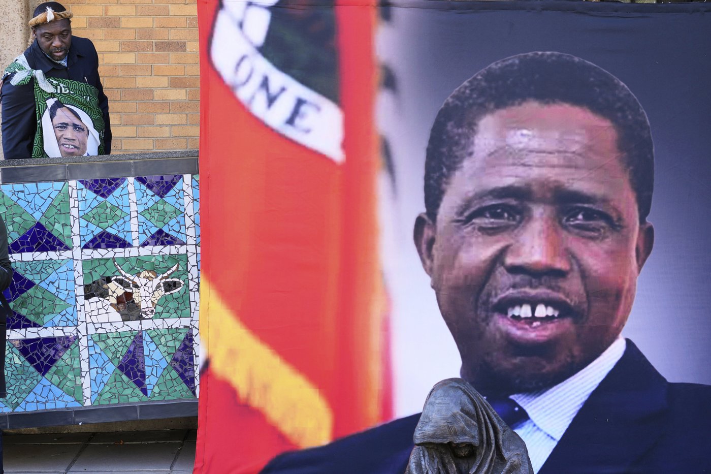 South African court tells Zambian ex-president's family to hand over body for burial at home | iNFOnews.ca