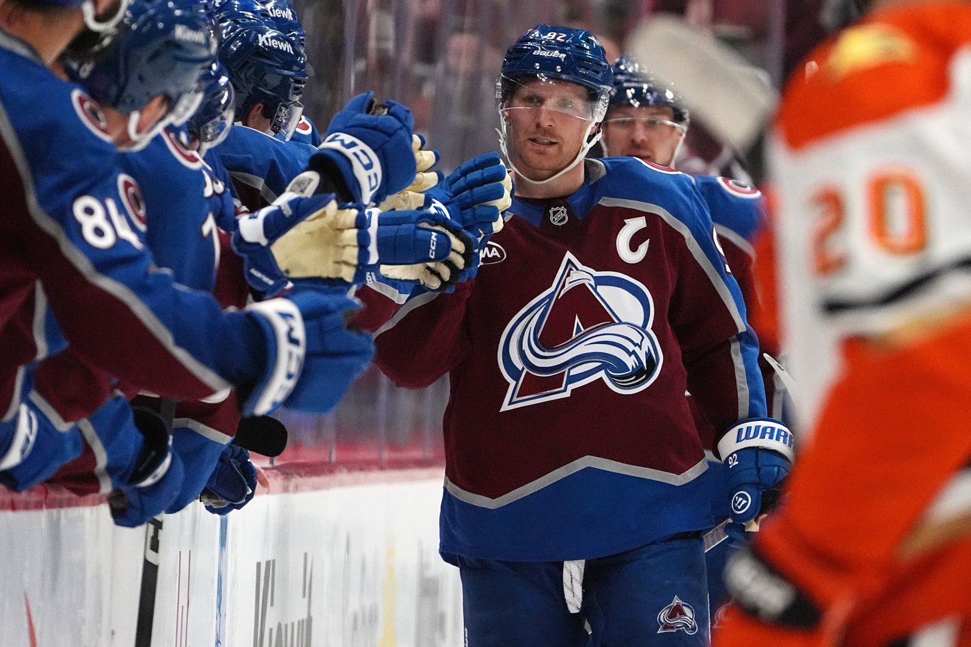 Landeskog scores first goal of season in Avalanche's 4-1 win over Ducks | iNFOnews.ca
