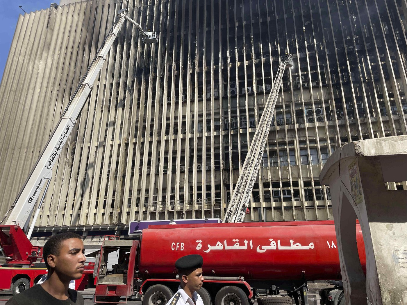 Cairo telecom building fire kills 4 and injures 27 | iNFOnews.ca
