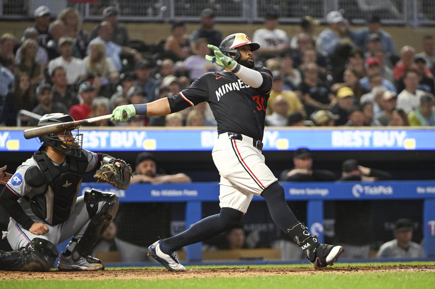 Twins snap a three-game skid with 8-3 win over Miami and send the Marlins to their 100th loss | iNFOnews.ca
