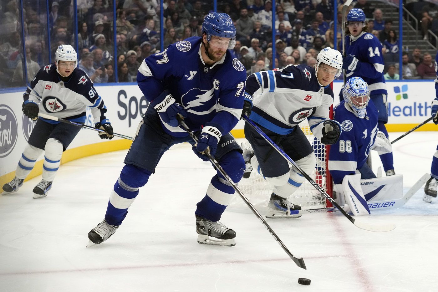 Vasilevskiy stars as the Lightning stop the Jets' 7-game win streak with a 4-1 victory | iNFOnews.ca