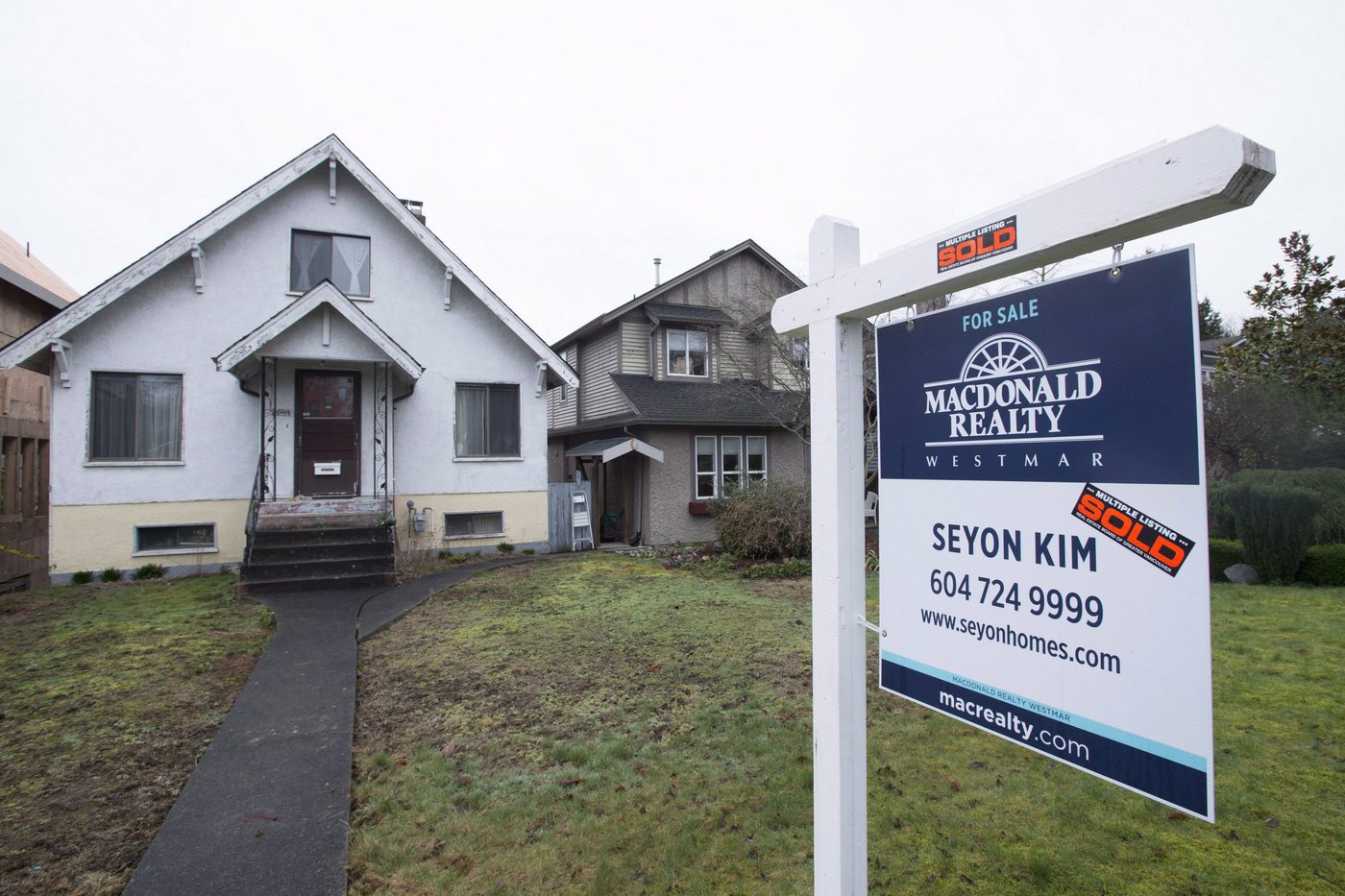 Home sales down almost 10% annually last month: Canadian Real Estate Association | iNFOnews.ca
