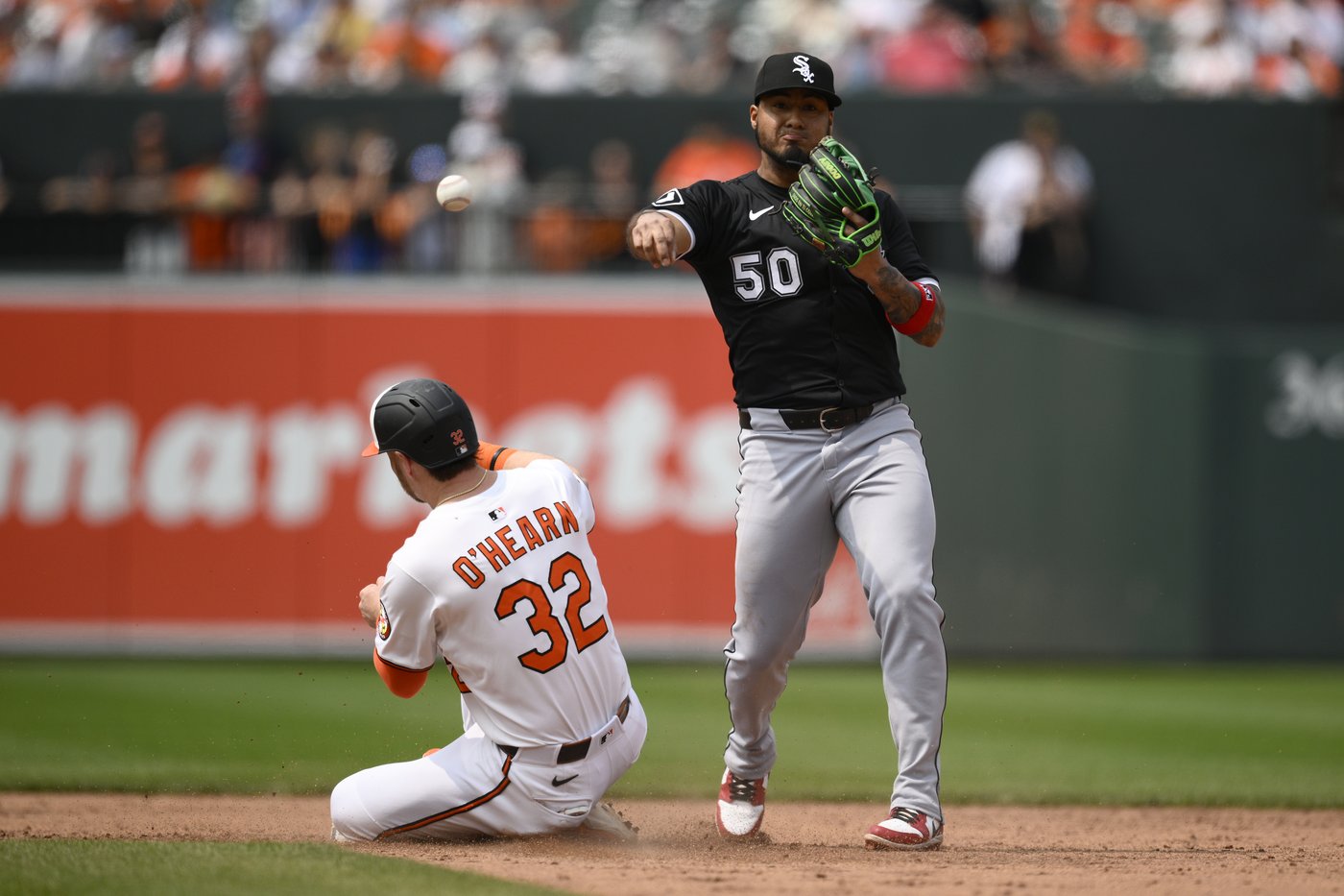 White Sox place Lenyn Sosa on 10-day IL with strained hip flexor, recall Elko | iNFOnews.ca